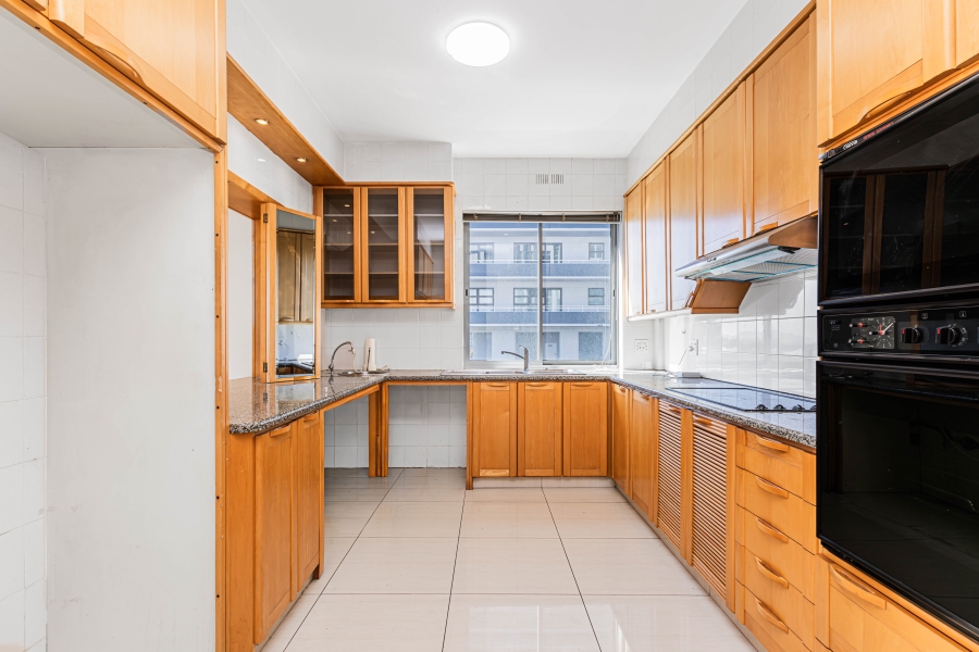 To Let 3 Bedroom Property for Rent in Sea Point Western Cape